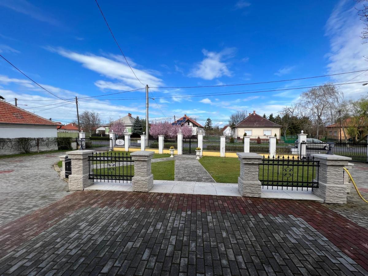 Kúria Vendégház Poroszlo Exterior foto