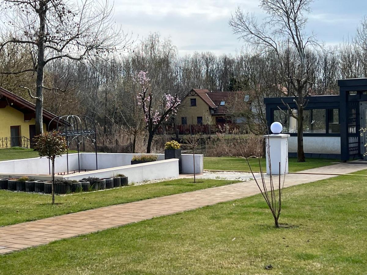 Kúria Vendégház Poroszlo Exterior foto